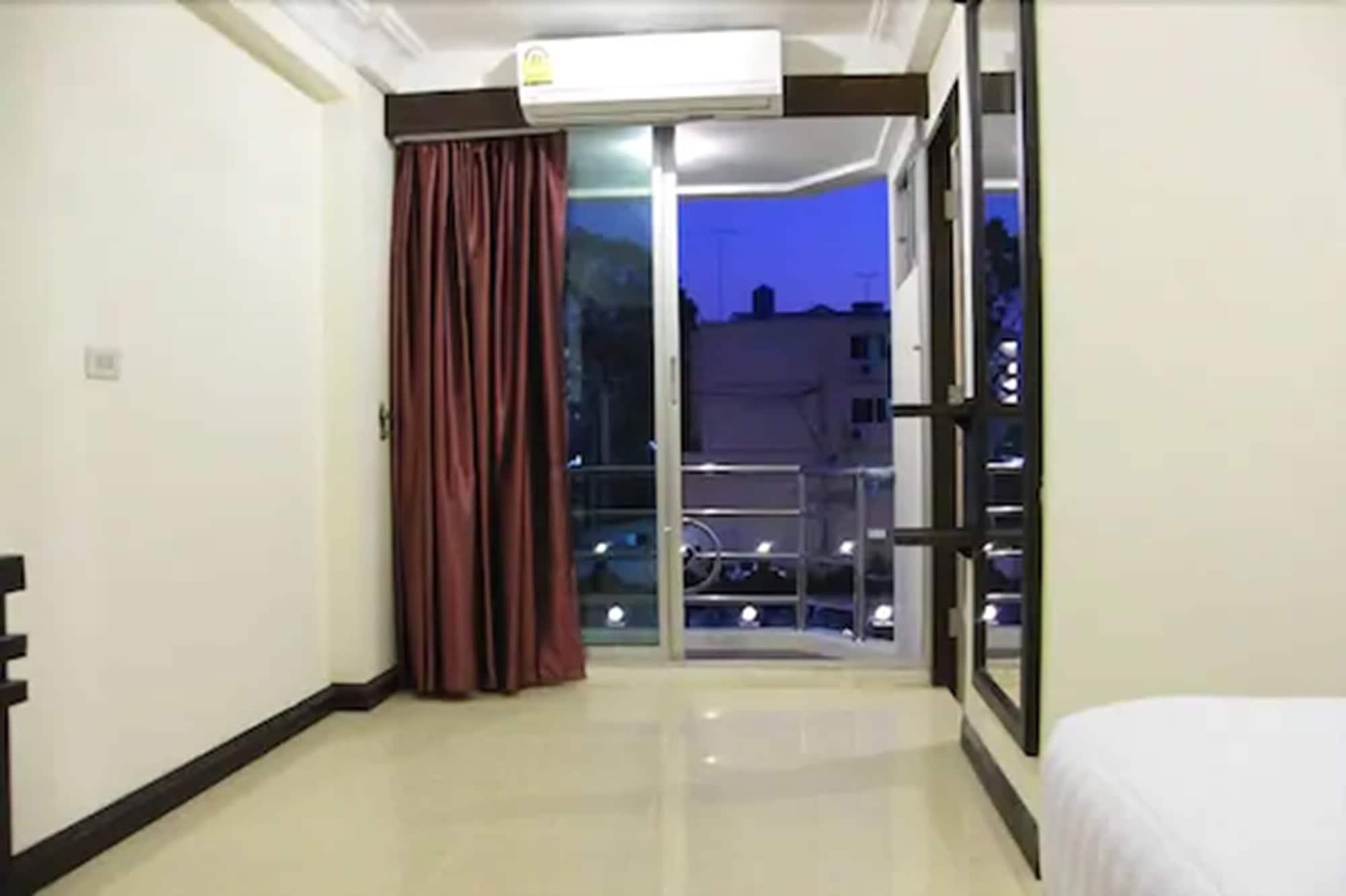 Siwalai City Place Патая Екстериор снимка
